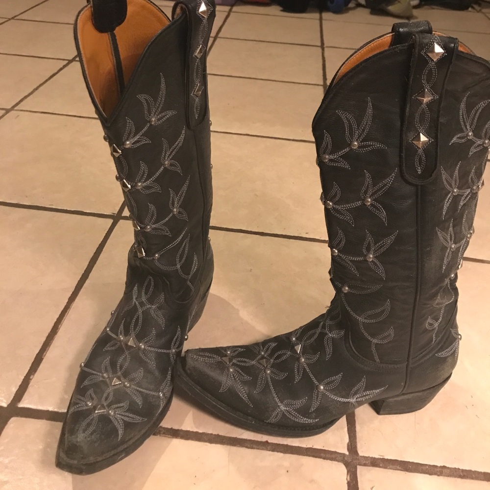 Black  OldGringo cowgirl Boots.