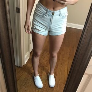 High waisted shorts light wash