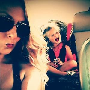 Meet your Posher, Adrianne