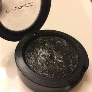Mac Cinderfella mineralize eyeshadow