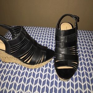 Sharp Black LE Franco Sarto Wedge