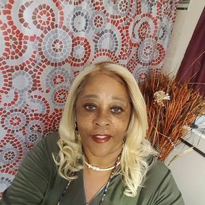 Meet your Posher, Valerie