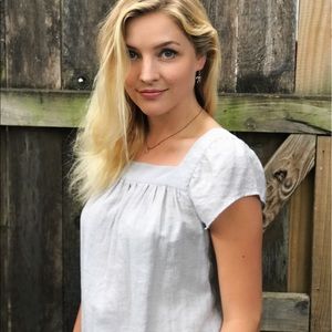 ANN TAYLOR Top!!
