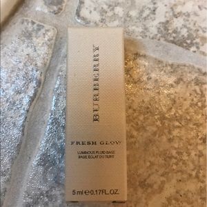 Burberry Fresh Glow-Luminous Fluid Base No. 1