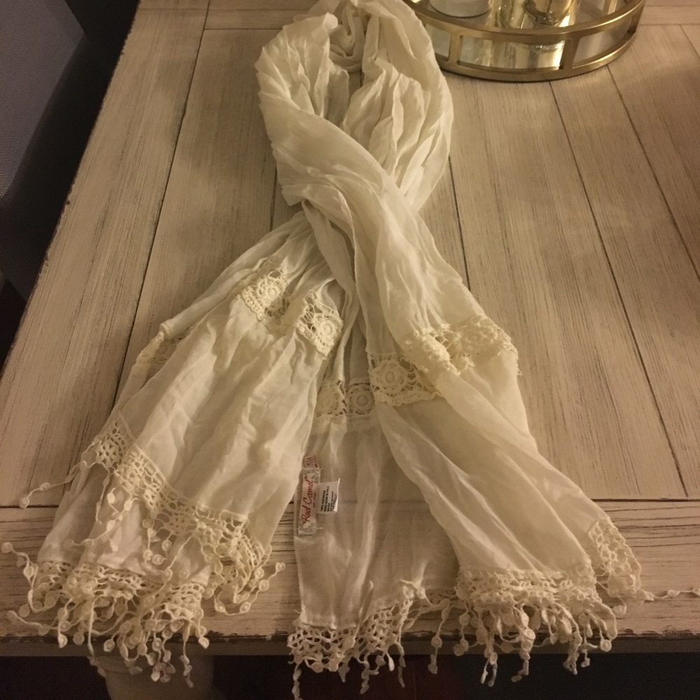 NWOT fashion scarf.