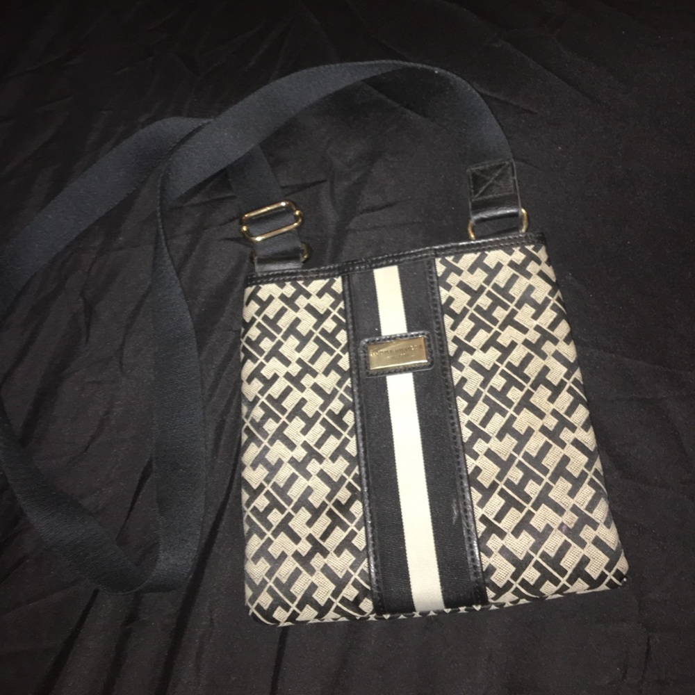 Tommy Hilfiger cross body