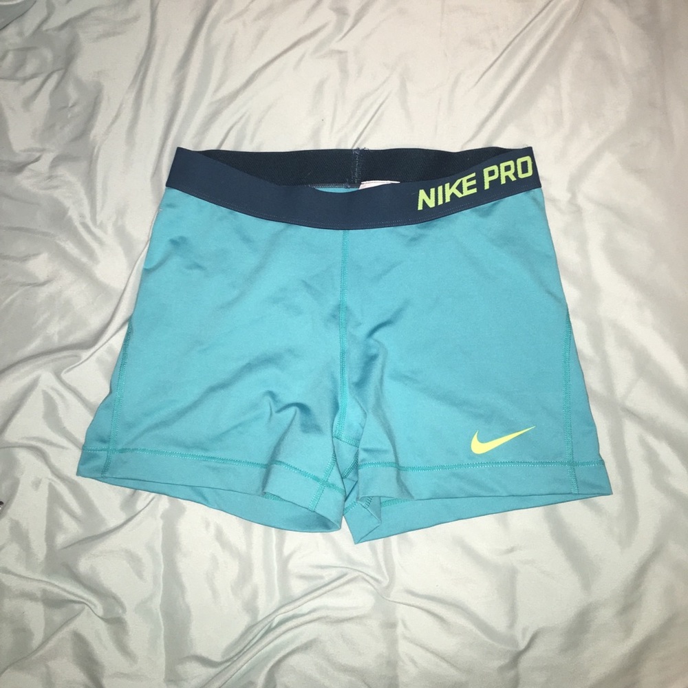 Nike pro