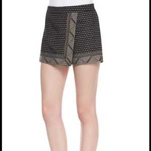 BCBG Jacquard border print skort in black