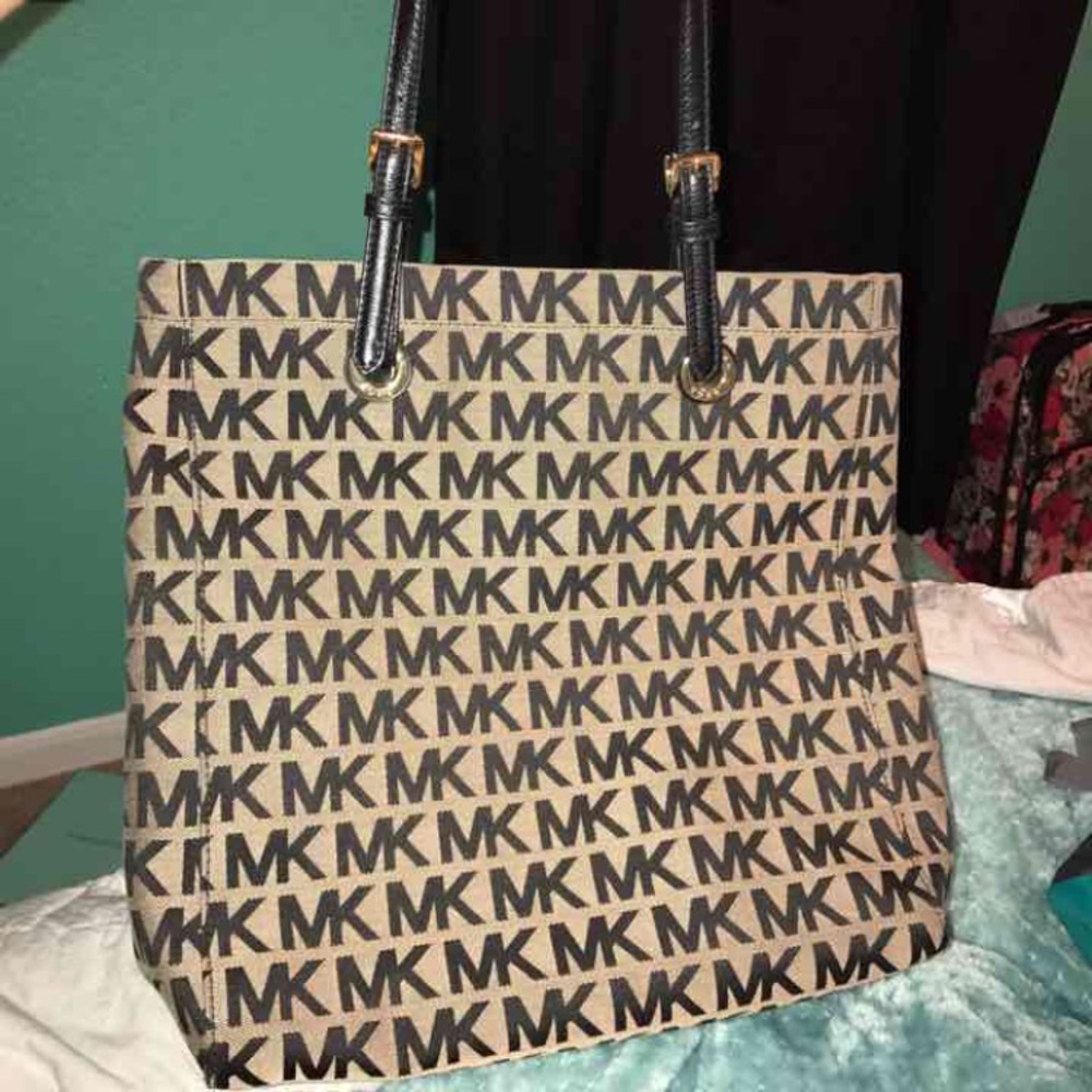 Michael Kors Jet Set Tote