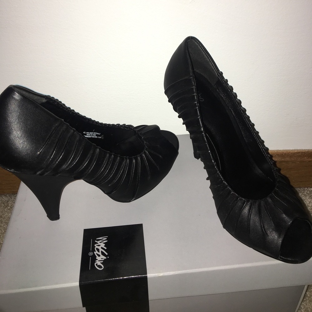 Lack open toed heels