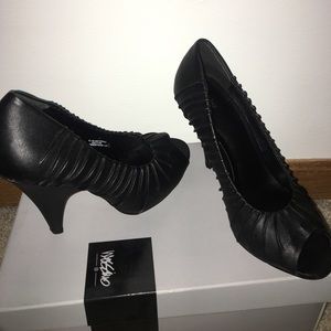 Lack open toed heels