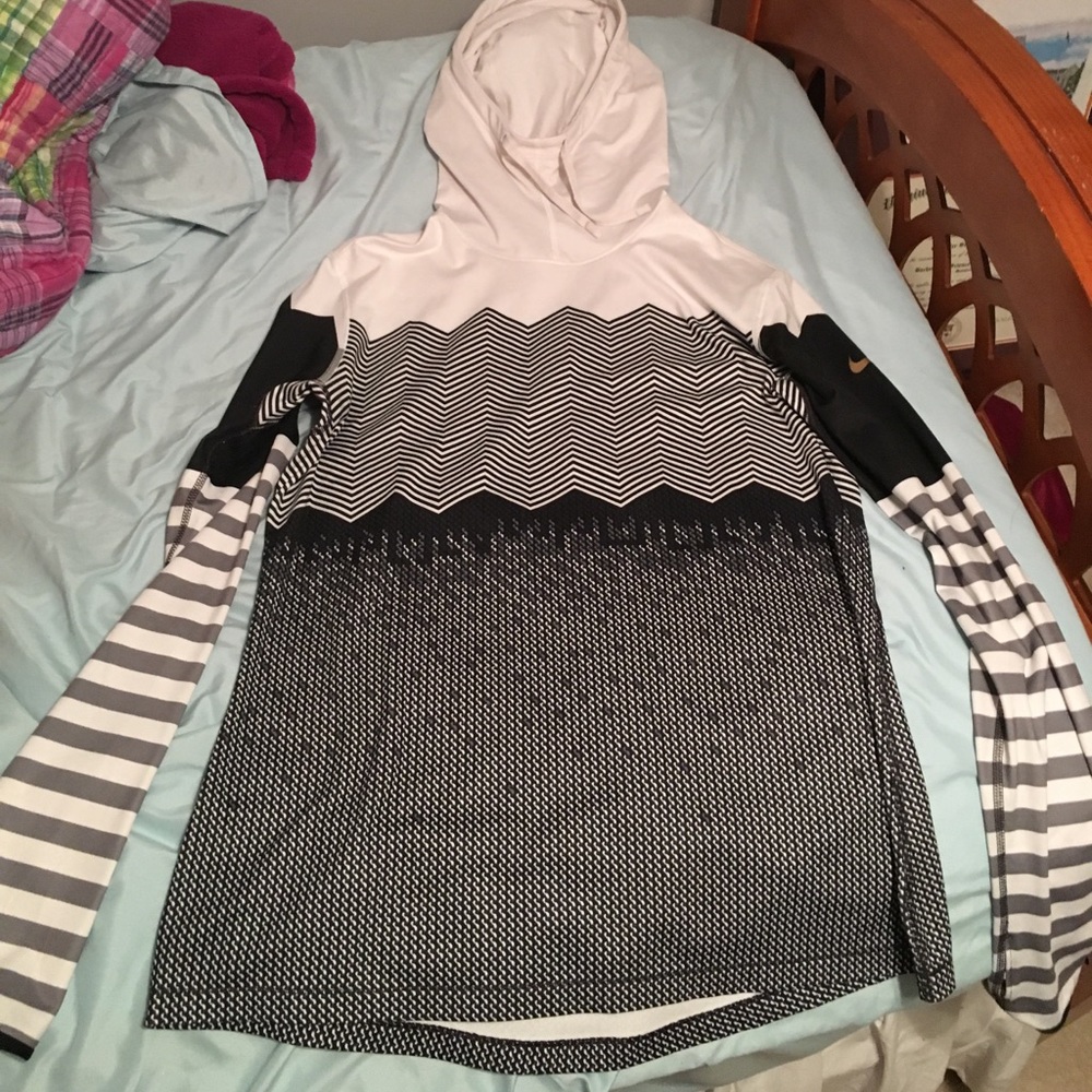 Nike pro pullover