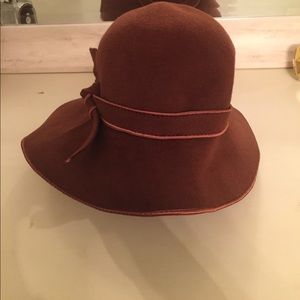 Side bow hat! Perfect for fall