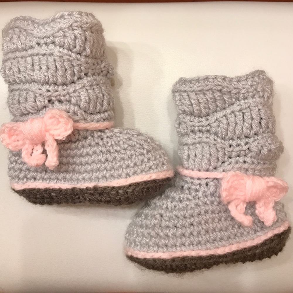Hand made knitted baby boots 6-12 months
