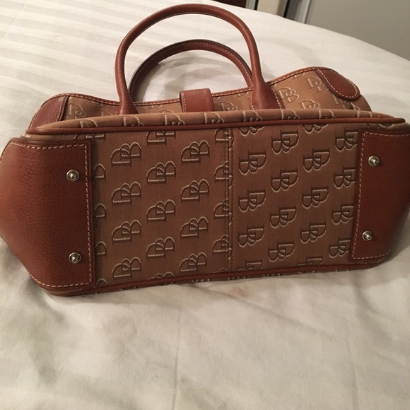 DOONEY & BOURKE Shadow Signature Tote - Picture 2 of 3