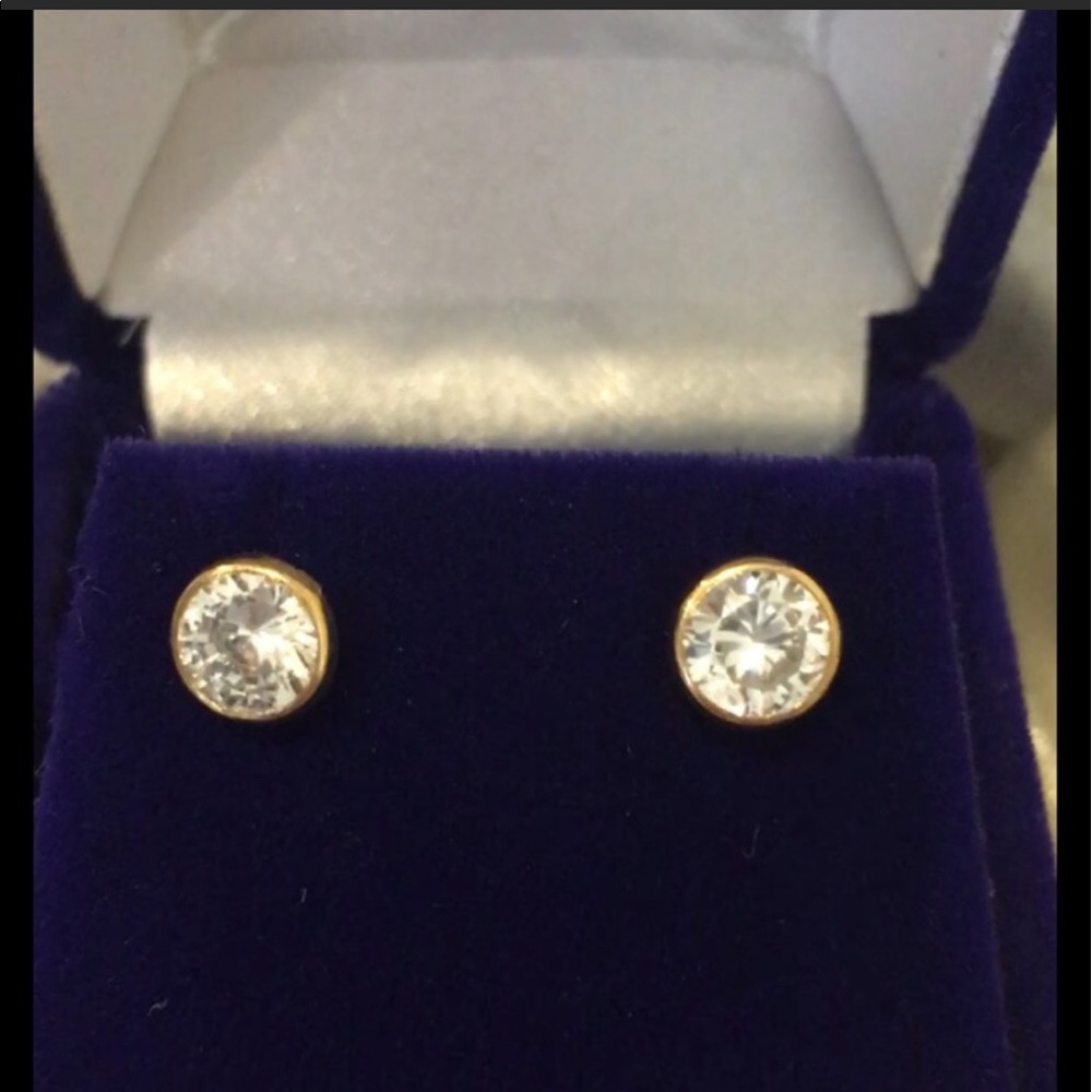Solid 14k Yellow Gold 6.5mm CZ Bazel Stud Earrings - Picture 2 of 3
