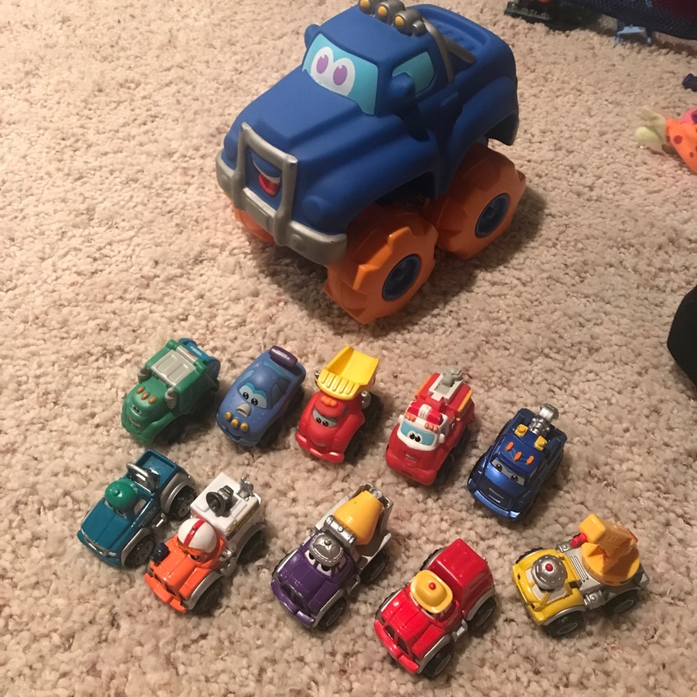 Tonka trucks❤️