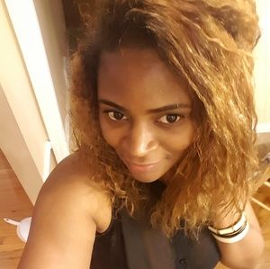 Meet your Posher, Monica