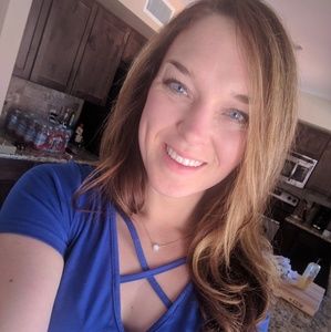 Meet your Posher, Alyssa