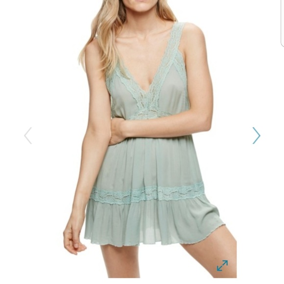 Free People Other - Free People Look of Love slip NWT
