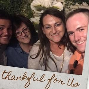 Meet your Posher, Dee dee