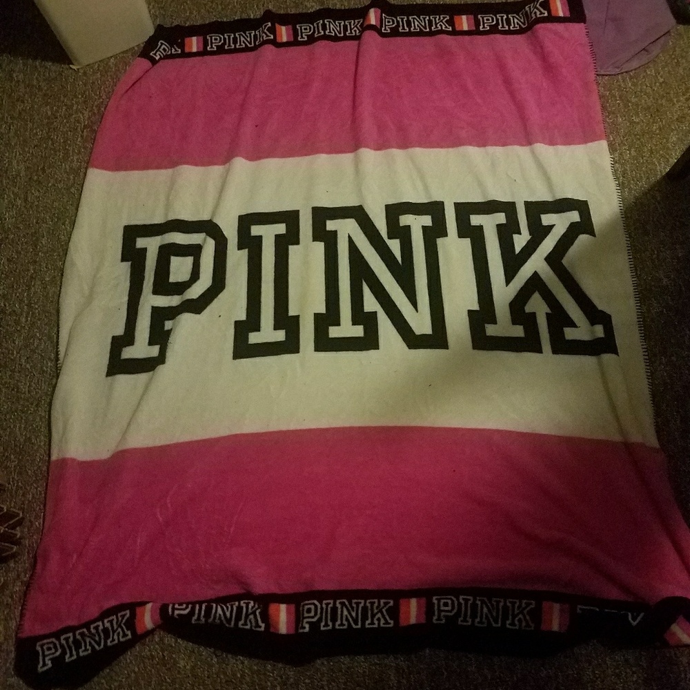VS Pink fleece blanket