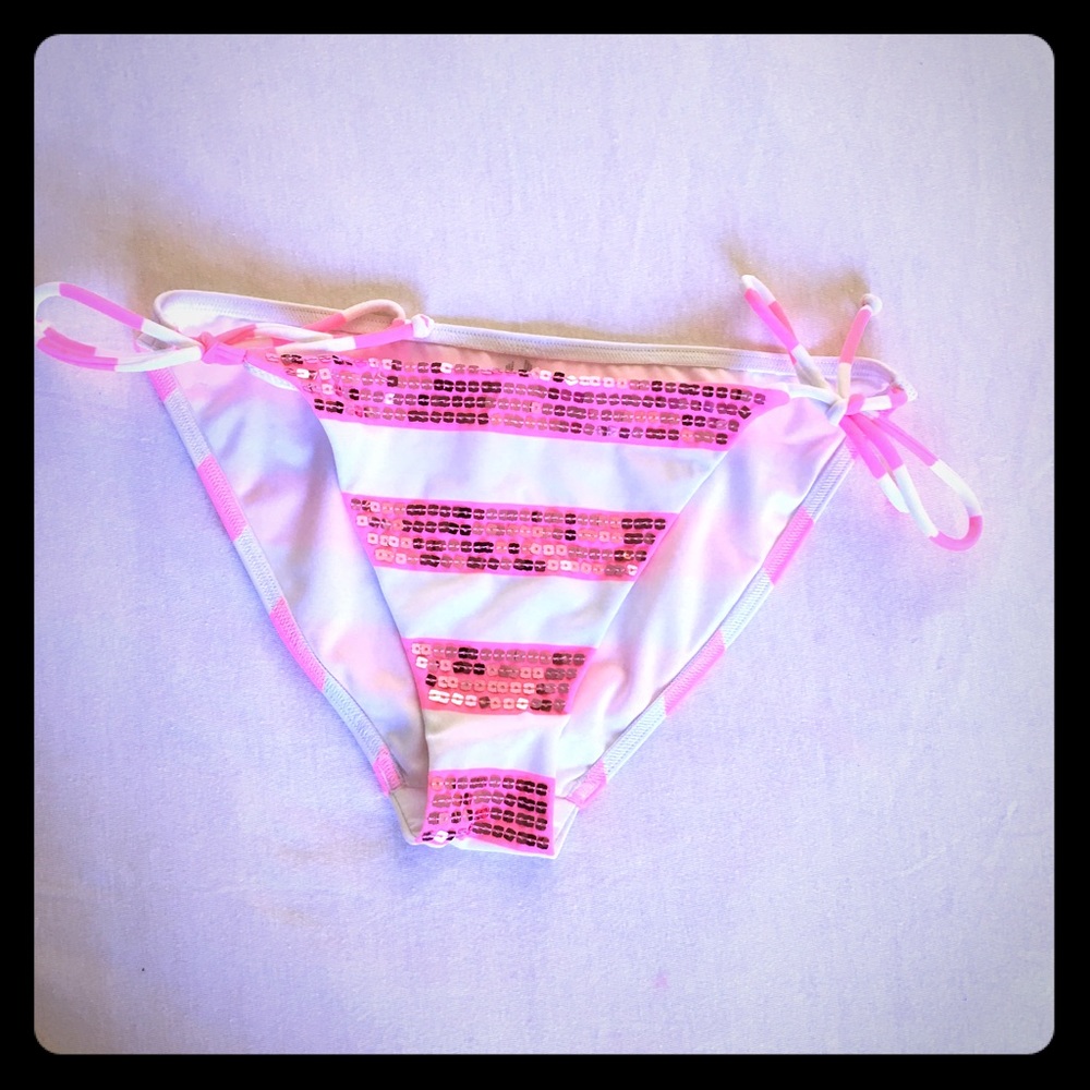 VS NWOT sequence bottoms
