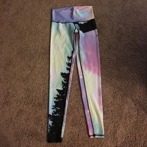 Teeki brand Northern Lights yoga pants