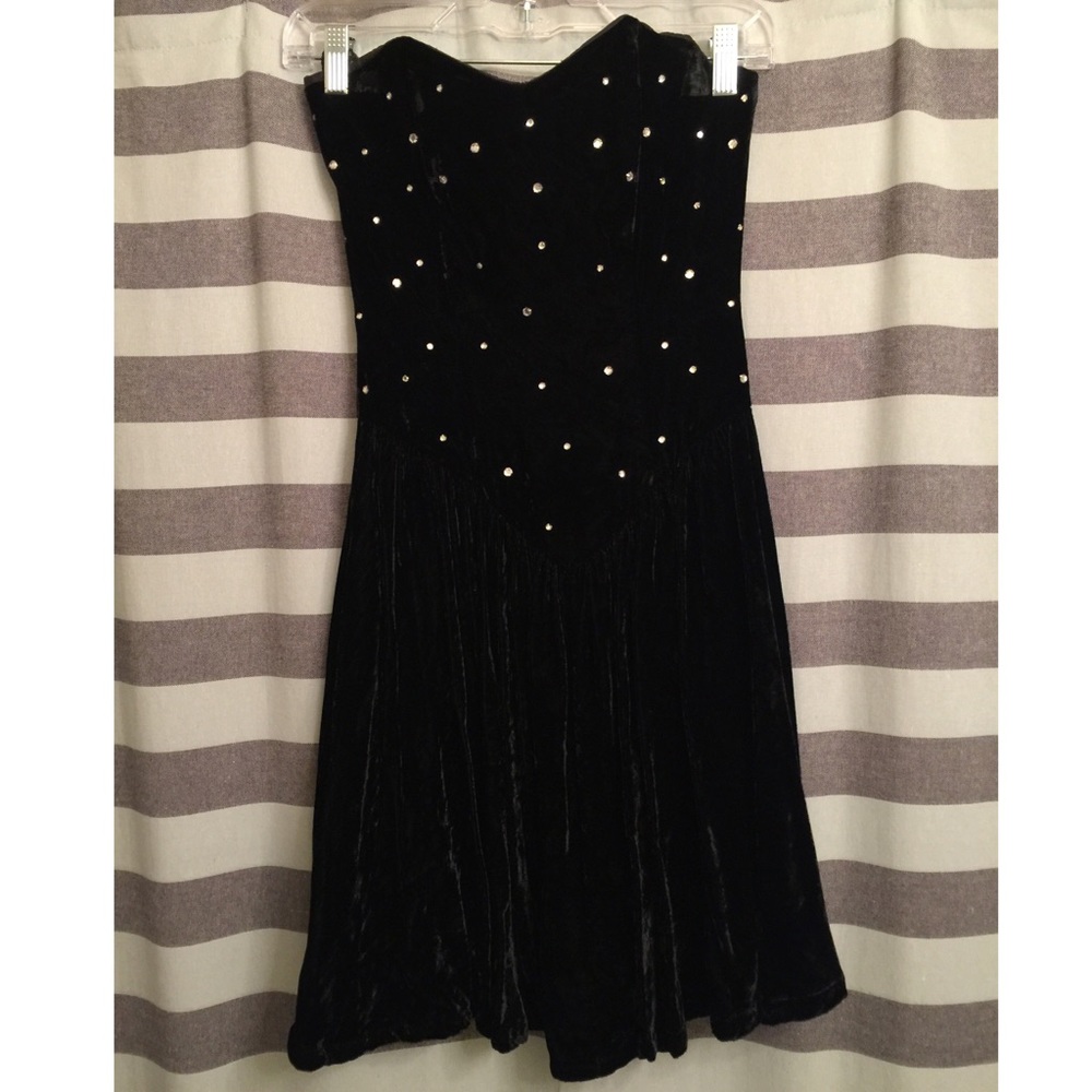 Vintage Positively Ellyn velvet strapless dress 6