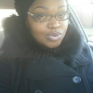 Meet your Posher, Sade