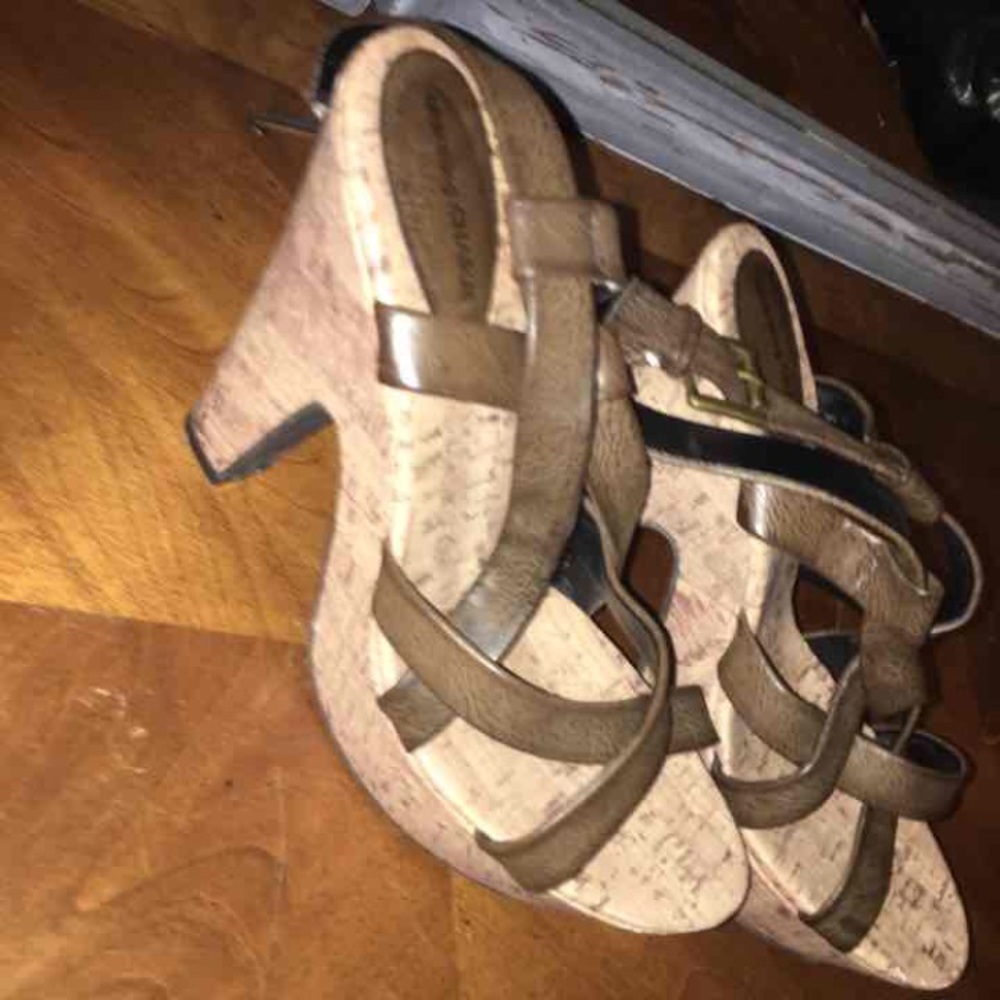 Ladies size 11 brown strappy caged heels EUC