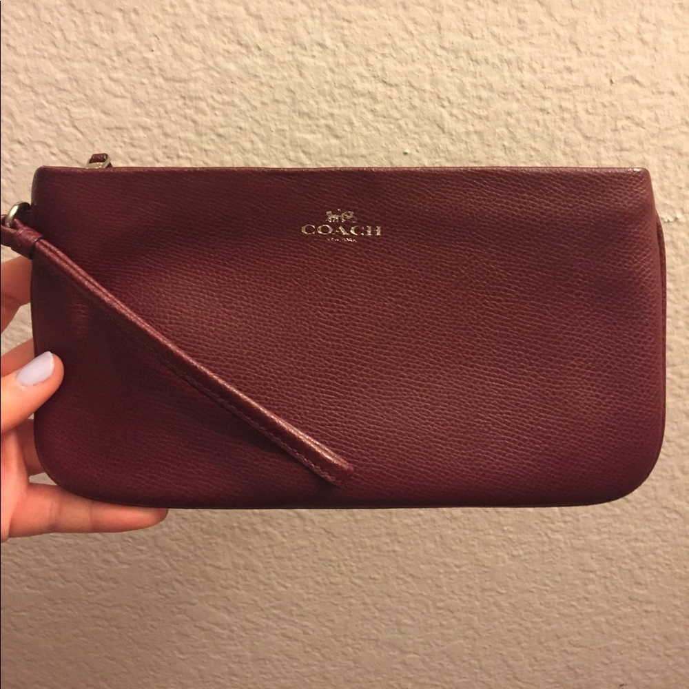 PRICE DROP ⬇️ Coach Crossgrain Leather Wristlet