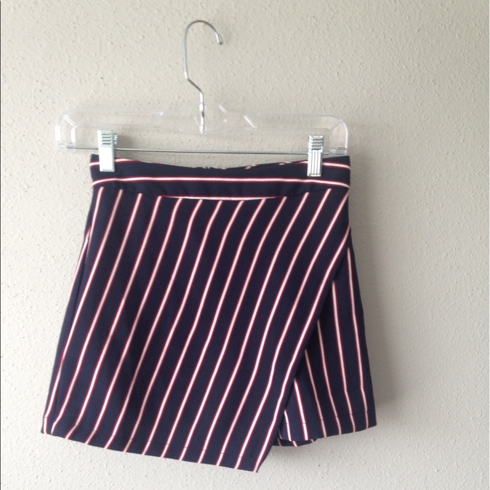 NWOT asymmetrical hem Lush striped Mini Skort