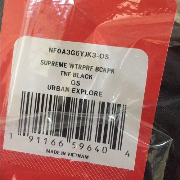 SOLD💧Supreme®/The North Face® Waterproof Backpack - Picture 4 of 6