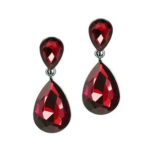 Angelina jolie in ruby red