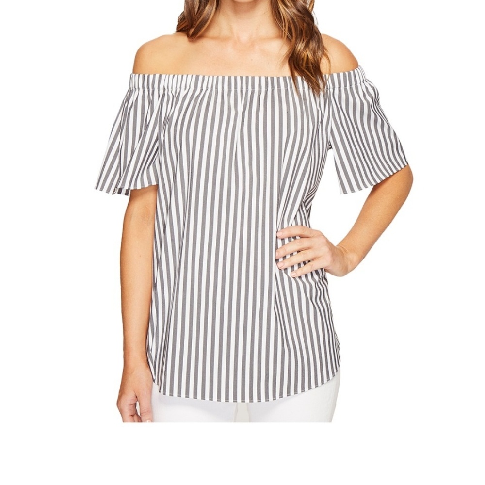 🚫SOLD🚫 Vince Camuto off the shoulder top