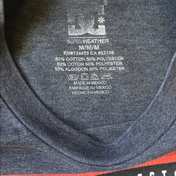 DC shoes t shir⛔️SOLD⛔️t - Picture 3 of 3