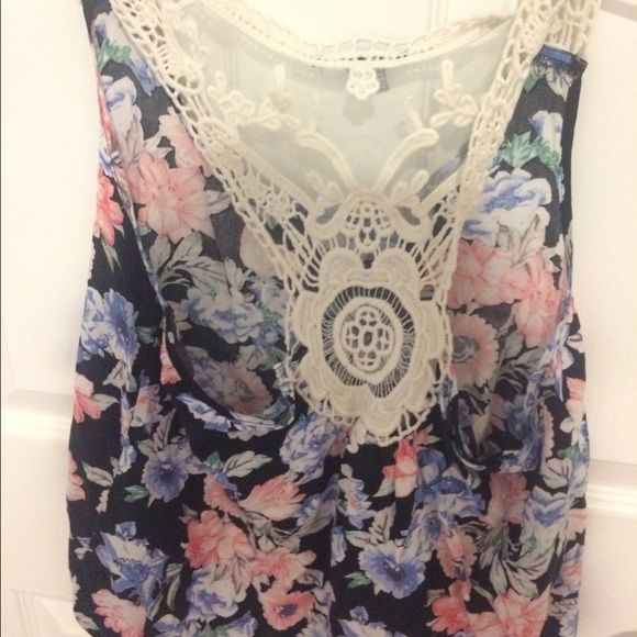 Forever 21 Floral Shirt - Picture 2 of 3