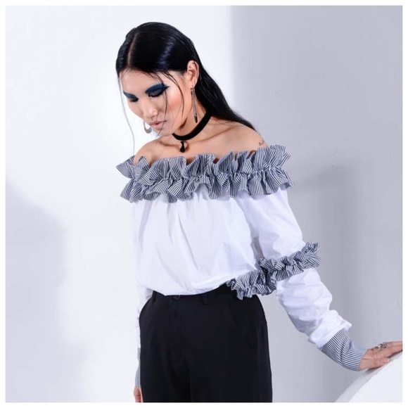 White & Black Ruffle Off The Shoulder Top D40 - Picture 2 of 5