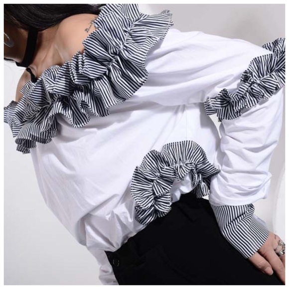 White & Black Ruffle Off The Shoulder Top D40 - Picture 3 of 5