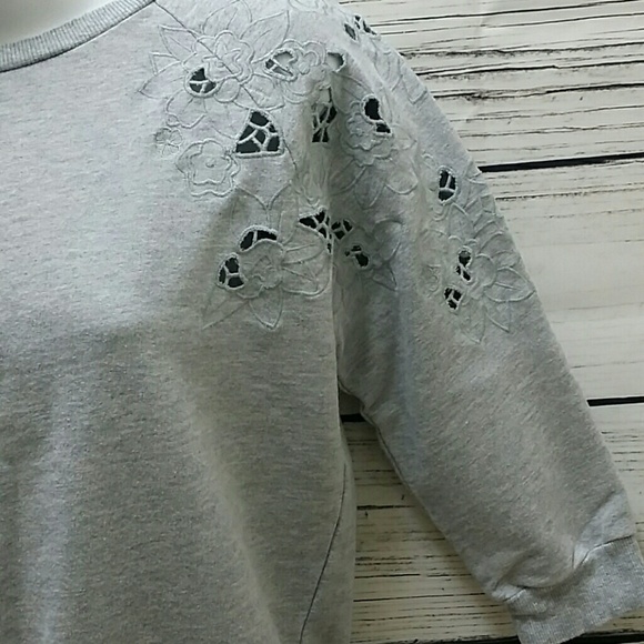 Ann Taylor Loft floral cut out sweatshirt - Picture 3 of 6