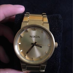 nixon watch