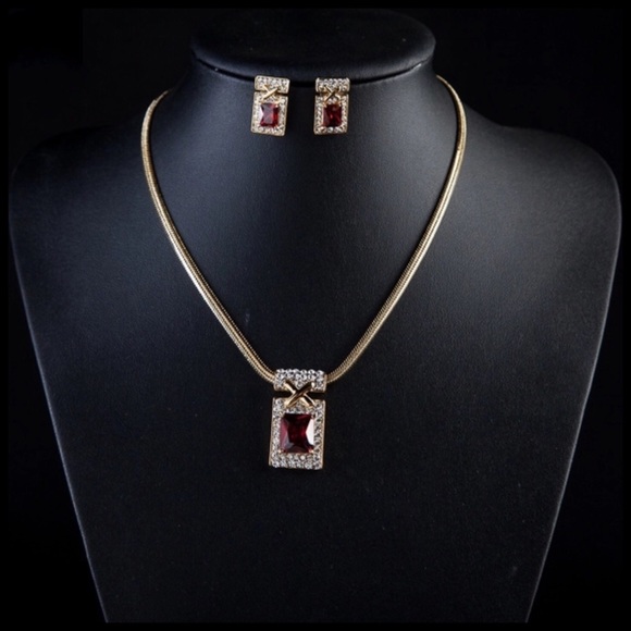 Swarovski Crystals Garnet Red Necklace Set DF101 - Picture 3 of 3