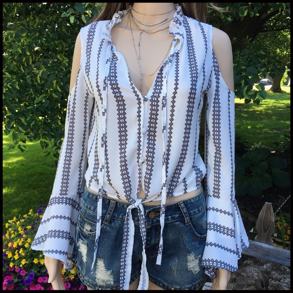 Ruffled Sleeve Blouse - Picture 7 of 8