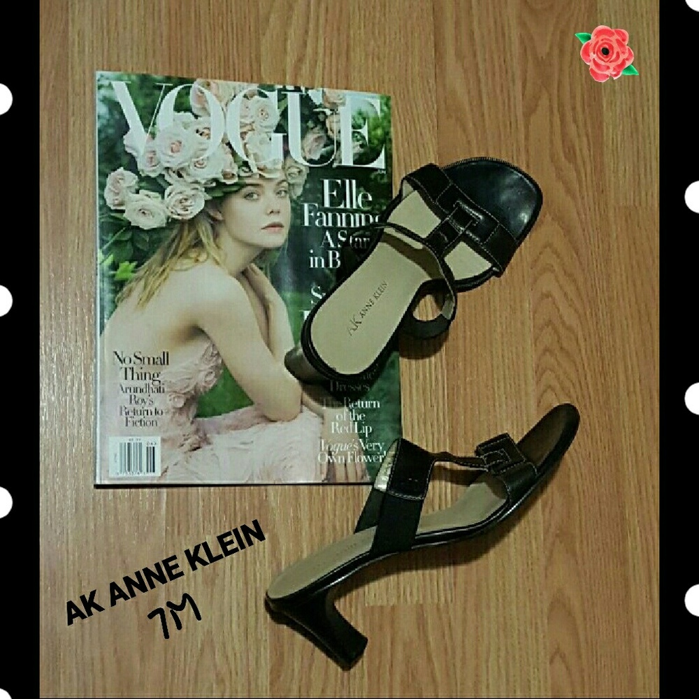 AK ANNE KLEIN SANDALS