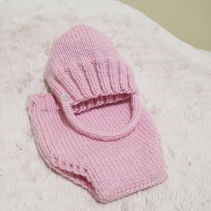 "Pinky Promise" hand-knitted baby set.
