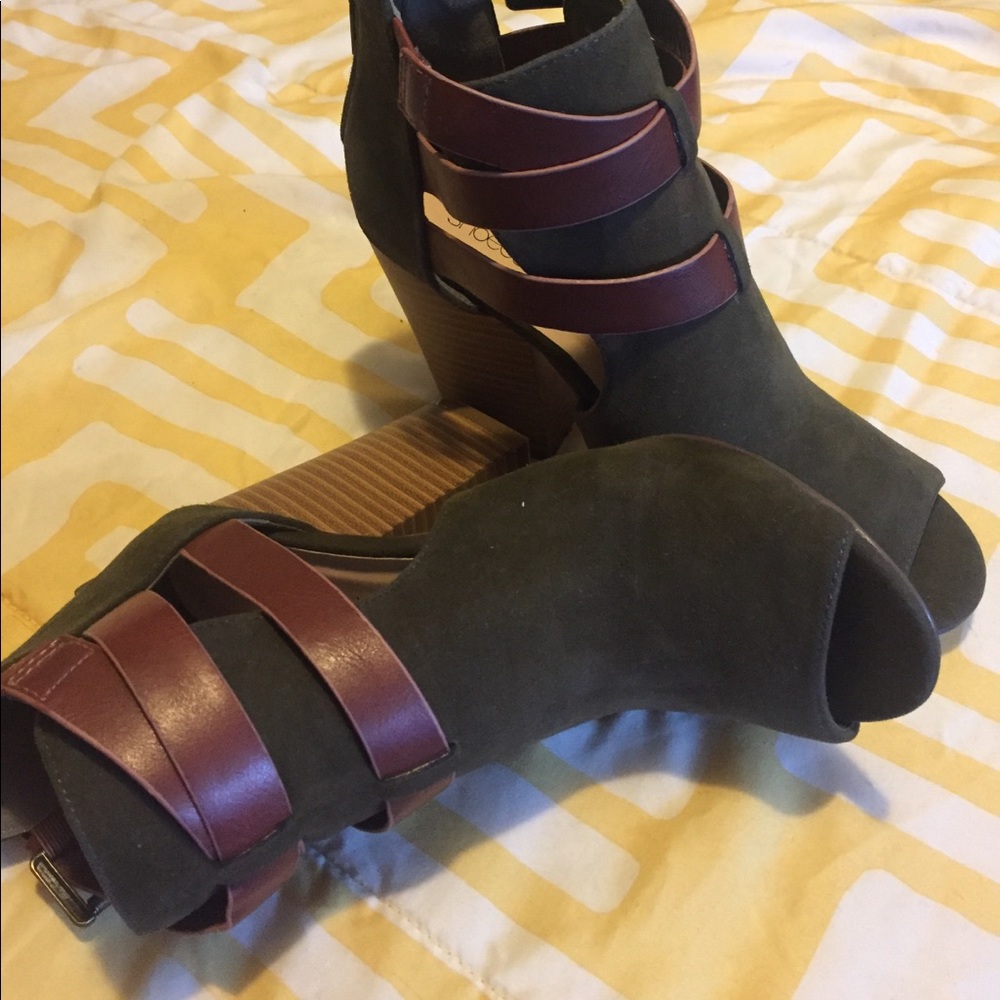 Hunter green peep toe heels