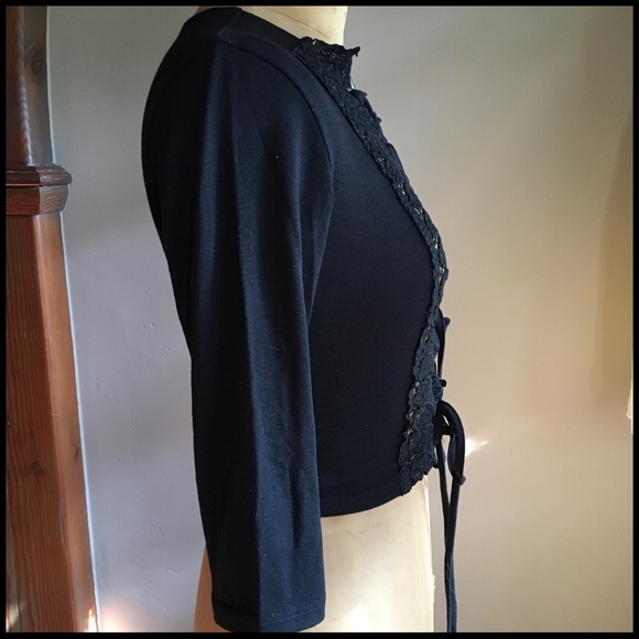 Lace-Up Crop - Picture 7 of 8