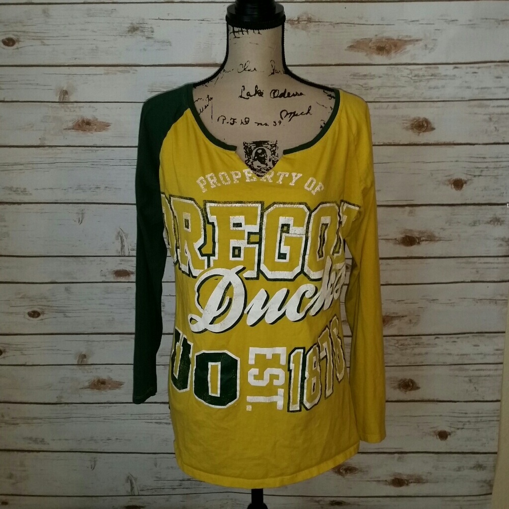 Oregon Ducks long sleeve shirt size XL