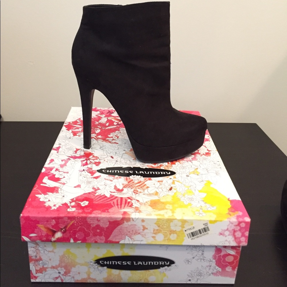 Chinese Laundry black heeled booties 7.5